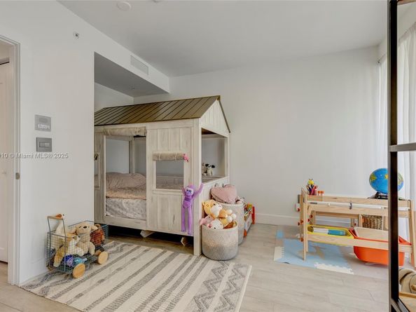 89 N Shore Dr, Miami Beach FL 33141