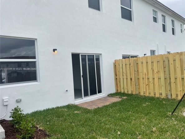 12612 NW 22nd Pl, Miami FL 33167