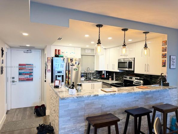 400 N Surf Rd 804, Hollywood FL 33019