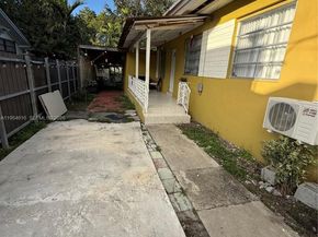1041 NW 30th St, Miami FL 33127