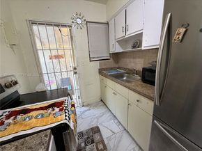 1041 NW 30th St, Miami FL 33127