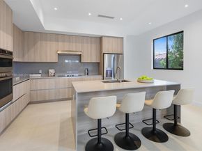 2787 SW 34th Ave, Miami FL 33133