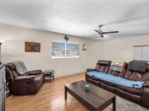 1423 Holly Heights Dr 18, Fort Lauderdale FL 33304