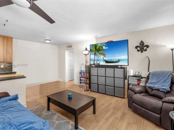 1423 Holly Heights Dr 18, Fort Lauderdale FL 33304