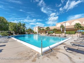 350 Lakeview Dr 201, Weston FL 33326