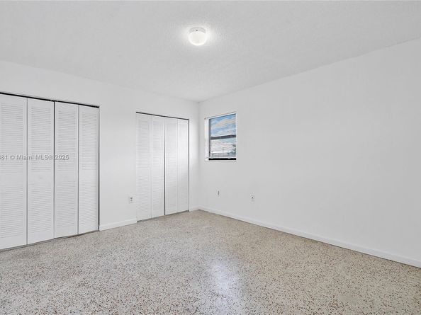142 SW 18th Ave 35, Miami FL 33135