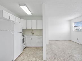 142 SW 18th Ave 35, Miami FL 33135