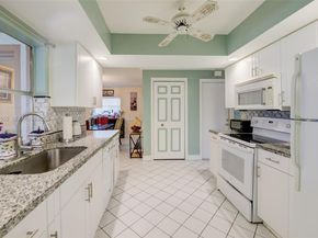 995 NW 74th Ave, Margate FL 33063