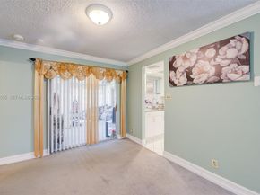 995 NW 74th Ave, Margate FL 33063