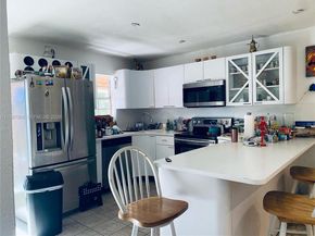 1760 NE 144th St, Miami FL 33181