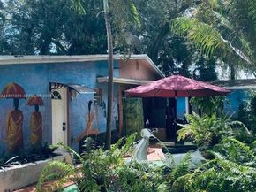 1760 NE 144th St, Miami FL 33181