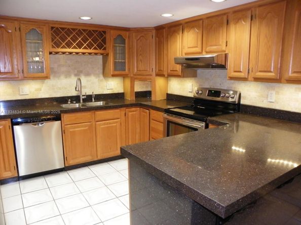 8749 SW 154th Cir Pl 4G, Miami FL 33193