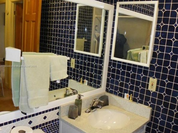 8749 SW 154th Cir Pl 4G, Miami FL 33193
