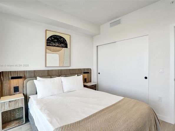 580 72nd St 810, Miami Beach FL 33141