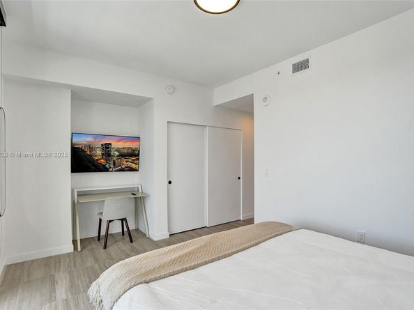 580 72nd St 810, Miami Beach FL 33141