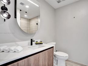 580 72nd St 810, Miami Beach FL 33141