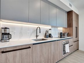 580 72nd St 810, Miami Beach FL 33141