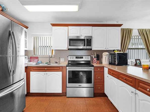 2760 NW 23rd St, Fort Lauderdale FL 33311