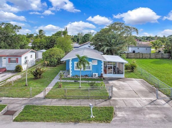2760 NW 23rd St, Fort Lauderdale FL 33311
