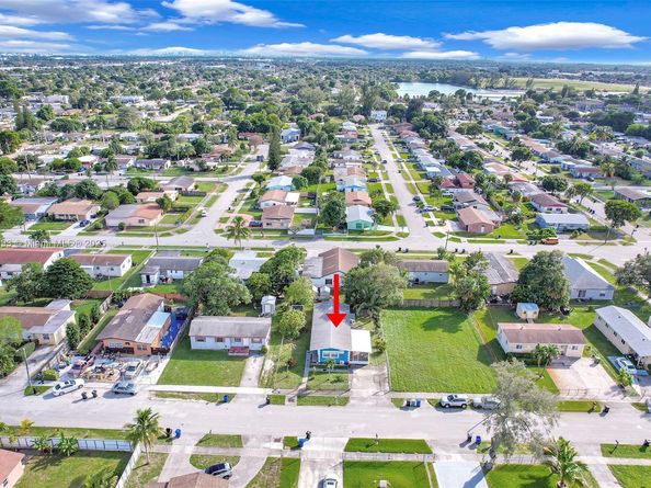 2760 NW 23rd St, Fort Lauderdale FL 33311