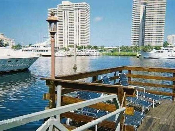 19655 E Country Club Dr 6401, Aventura FL 33180