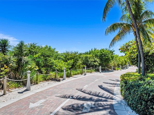 2401 Collins Ave 507, Miami Beach FL 33140