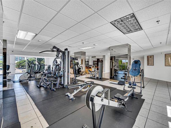 2401 Collins Ave 507, Miami Beach FL 33140