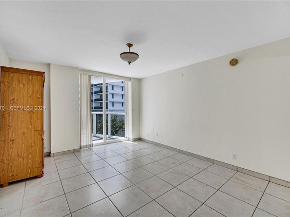 2401 Collins Ave 507, Miami Beach FL 33140