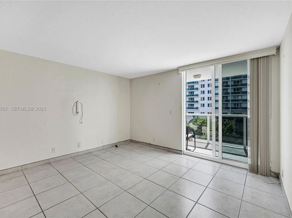 2401 Collins Ave 507, Miami Beach FL 33140