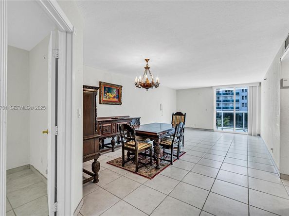 2401 Collins Ave 507, Miami Beach FL 33140