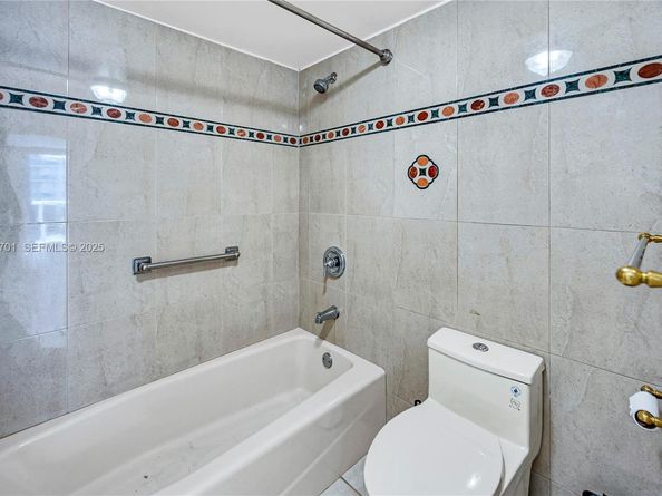 2401 Collins Ave 507, Miami Beach FL 33140