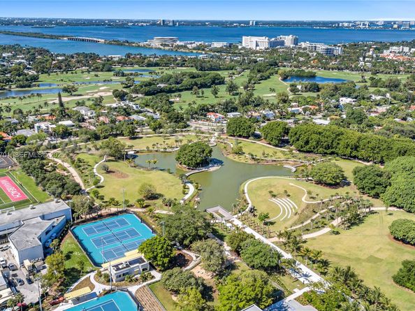 2401 Collins Ave 507, Miami Beach FL 33140