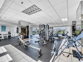 2401 Collins Ave 507, Miami Beach FL 33140