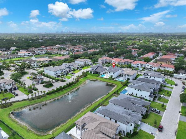 3511 Ashwood Cir S, Hollywood FL 33312