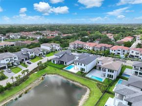 3511 Ashwood Cir S, Hollywood FL 33312