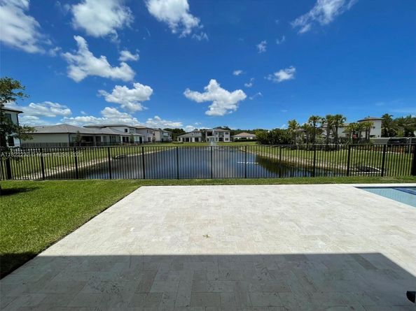 3511 Ashwood Cir S, Hollywood FL 33312