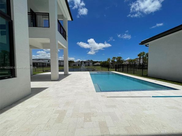 3511 Ashwood Cir S, Hollywood FL 33312