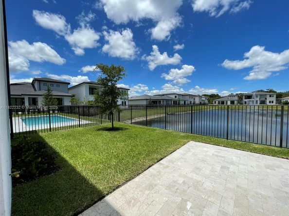 3511 Ashwood Cir S, Hollywood FL 33312