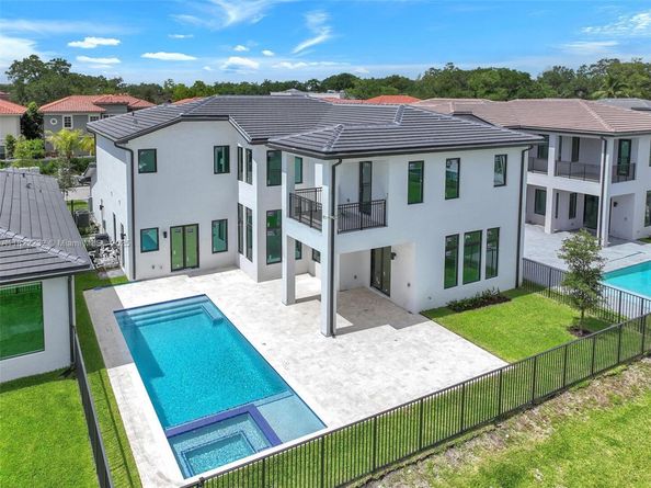 3511 Ashwood Cir S, Hollywood FL 33312