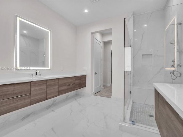 3511 Ashwood Cir S, Hollywood FL 33312