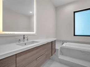 3511 Ashwood Cir S, Hollywood FL 33312