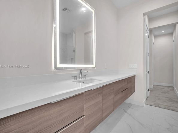 3511 Ashwood Cir S, Hollywood FL 33312