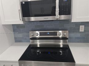 941 NE 154th St, North Miami Beach FL 33162