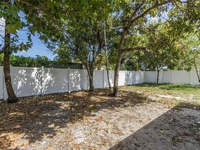 941 NE 154th St, North Miami Beach FL 33162