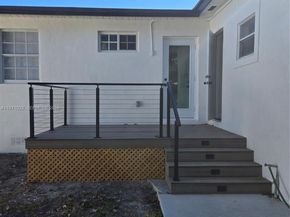 941 NE 154th St, North Miami Beach FL 33162