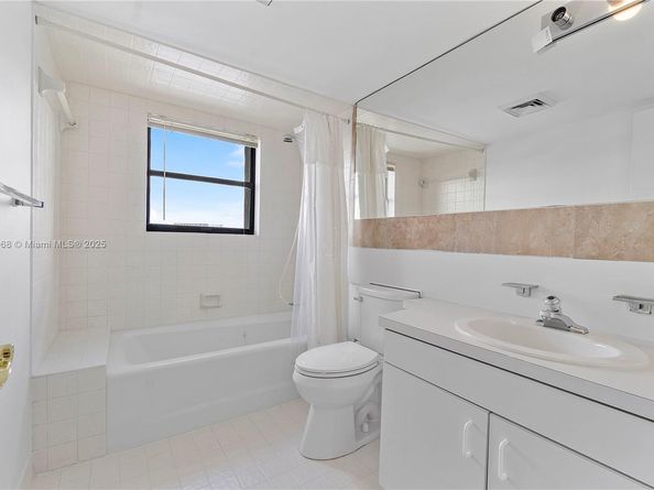 2575 S Bayshore Dr 15B, Miami FL 33133