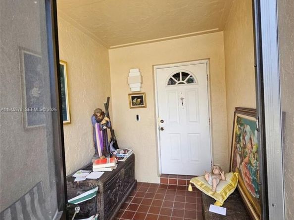 1440 Garden Rd, Weston FL 33326