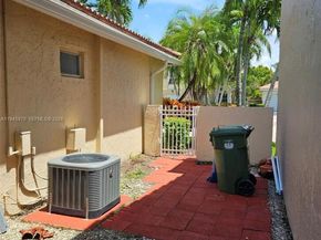 1440 Garden Rd, Weston FL 33326