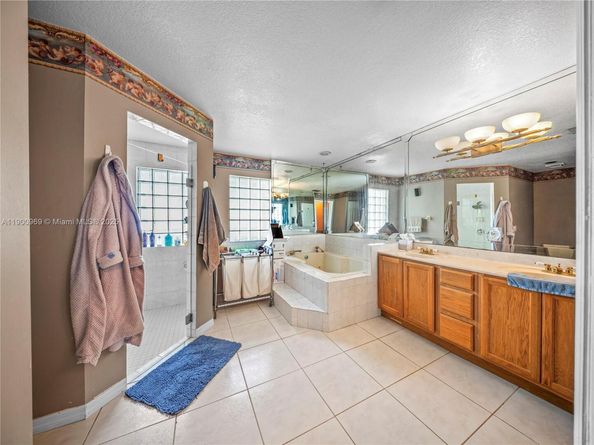 15720 SW 56th St, Southwest Ranches FL 33331