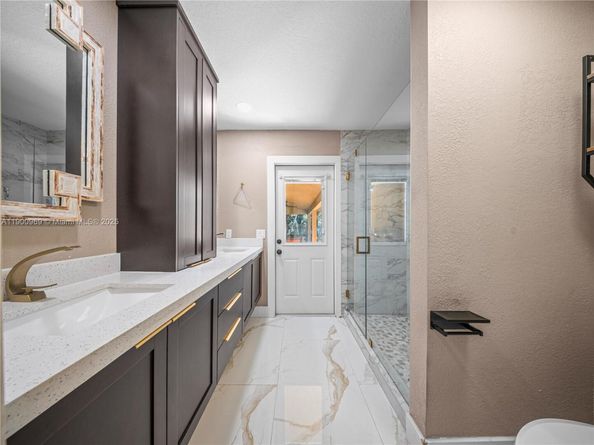 15720 SW 56th St, Southwest Ranches FL 33331